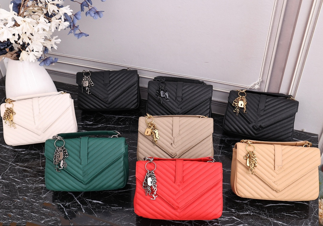 Top Quality Luxury Designers Totes Saddle's Bag Woman or men Oblique Embroidery Handbags Single Shoulder Bags Cowboy handbag Genuine Leather Messenger bags, Green
Top Quality Luxury Designers Totes Saddle's Bag Woman or men Oblique Embroidery Handbags Single Shoulder Bags Cowboy handbag Genuine Leather Messenger bags, Green