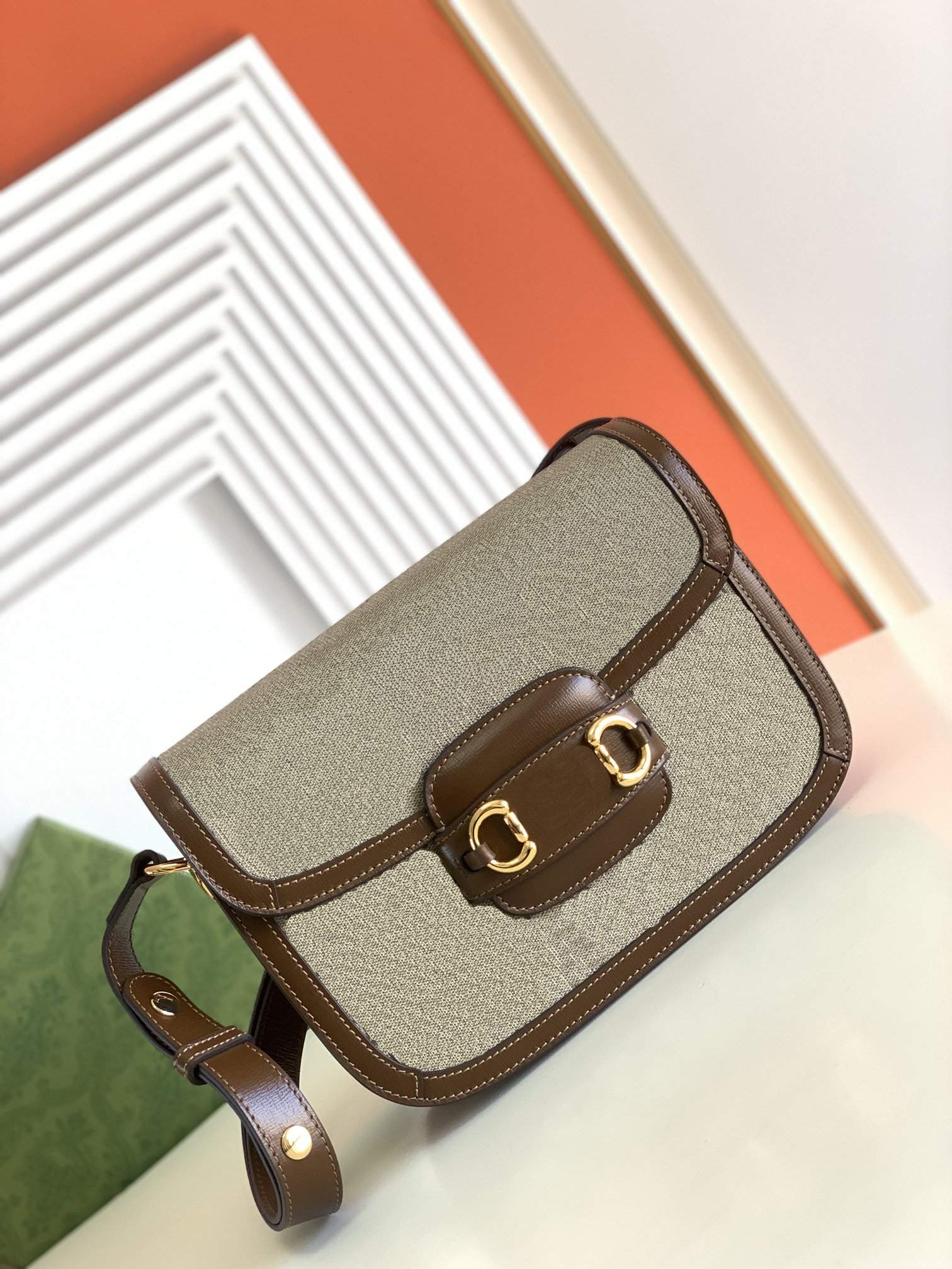 top Quality Shoulder Bags designer brand Horsebit tote bag Canvas With leather trim Handbag Womens Crossbody Purse retro ethnic style, White
top Quality Shoulder Bags designer brand Horsebit tote bag Canvas With leather trim Handbag Womens Crossbody Purse retro ethnic style, White