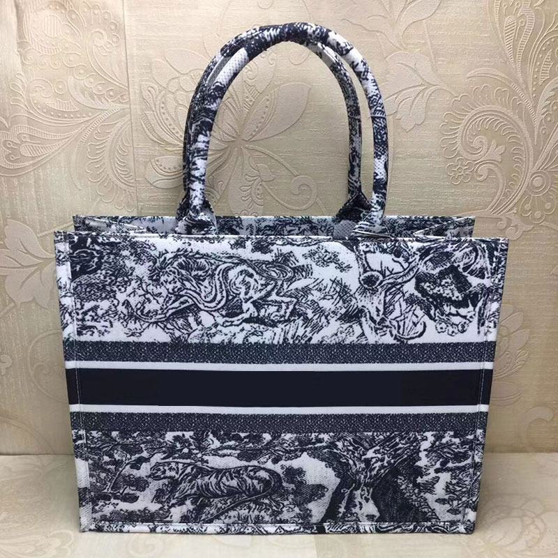 Women Fashion Tote Bags Lady Classic Pattern Handbags Stylish Full Print Shopping Bag 41cm High Capacity Totes Bag Party Designer Shoulder Bags, Red
Women Fashion Tote Bags Lady Classic Pattern Handbags Stylish Full Print Shopping Bag 41cm High Capacity Totes Bag Party Designer Shoulder Bags, Red