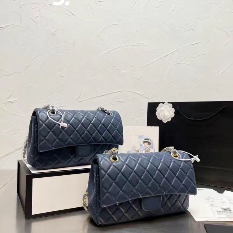 AAAAA designer handbag shoulder chain bag rhombic Chain Handbag Purse check velvet wire purse double letter solid buckle waist square stripe women's handbag
AAAAA designer handbag shoulder chain bag rhombic Chain Handbag Purse check velvet wire purse double letter solid buckle waist square stripe women's handbag