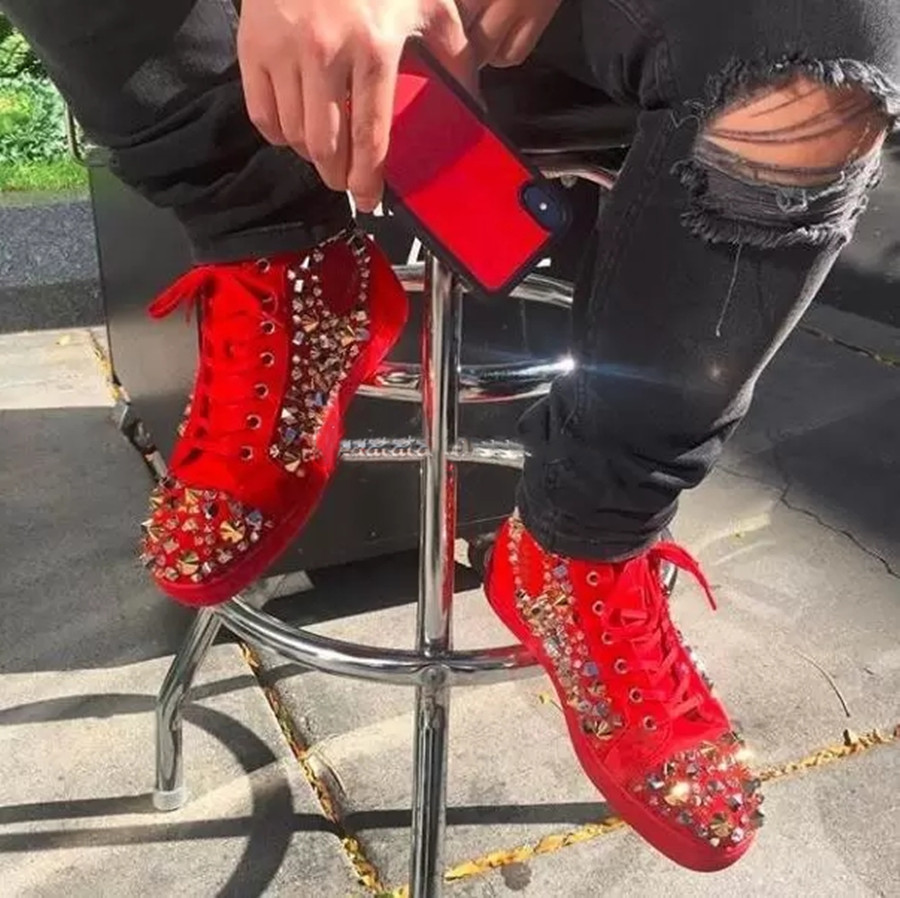 High Quality Leather back rviets red-bottoms men sneakers Red Soles Rubber Homme Sneakers Spikes III patent leather women shoes Wedding Gift
High Quality Leather back rviets red-bottoms men sneakers Red Soles Rubber Homme Sneakers Spikes III patent leather women shoes Wedding Gift