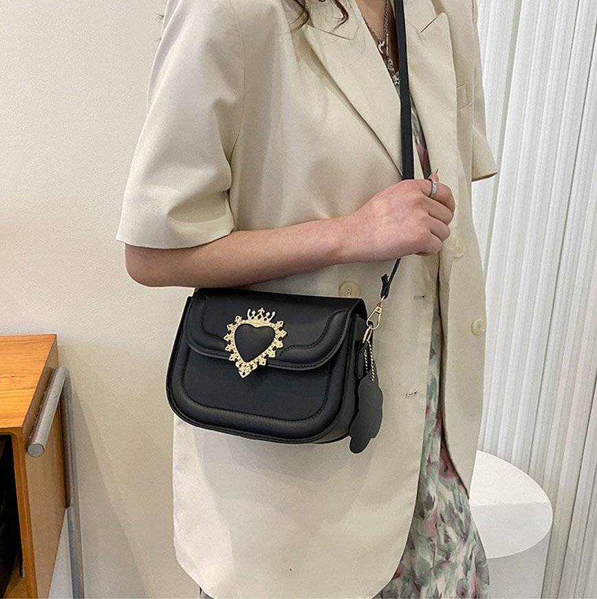 HBP Package bag fashion heart shaped lock sensation leisure day crossbody ladybags, Black
HBP Package bag fashion heart shaped lock sensation leisure day crossbody ladybags, Black