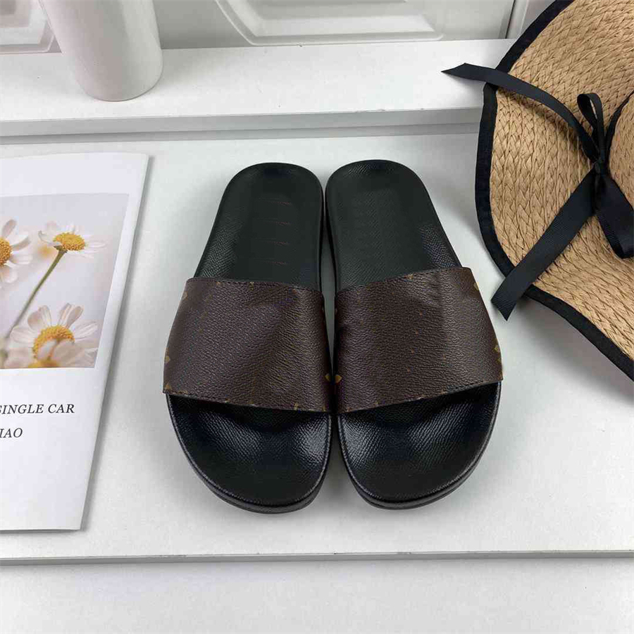 High Quality Fashion Beach Shoes Summer Fashion Travel Platform Slippers Louiseity Slides Women Leather Letter Sandals Luxury Designers viutonity GSDGE
High Quality Fashion Beach Shoes Summer Fashion Travel Platform Slippers Louiseity Slides Women Leather Letter Sandals Luxury Designers viutonity GSDGE