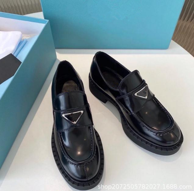Triangle Loafers Women's Shoes Thick Sole Heightened Black Metal Buckle Ladies casual banquet Small Leather Shoes
Triangle Loafers Women's Shoes Thick Sole Heightened Black Metal Buckle Ladies casual banquet Small Leather Shoes