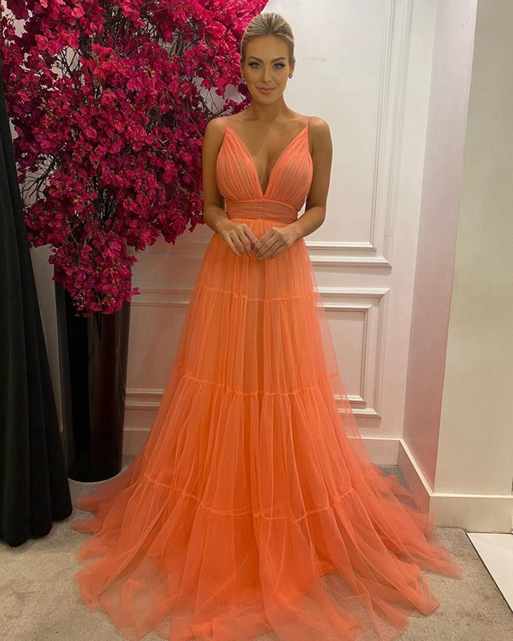A Line Tulle Long Prom Dresses 2022 Spaghetti Straps V-neck Floor Length Evening Gowns Plus Size vestidos de noche, Fuchsia
A Line Tulle Long Prom Dresses 2022 Spaghetti Straps V-neck Floor Length Evening Gowns Plus Size vestidos de noche, Fuchsia