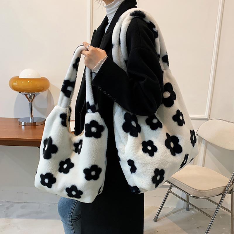 Evening Bags Women Flower Print Shoulder Winter Soft Plush Underarm Female Faux Fur Bucket Large Capacity Fluffy Tote BagsEvening, 33x30x10cm
Evening Bags Women Flower Print Shoulder Winter Soft Plush Underarm Female Faux Fur Bucket Large Capacity Fluffy Tote BagsEvening, 33x30x10cm