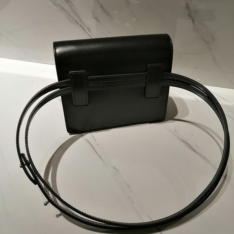 Office designer bag Waist Bags handbag genuine leather brand fashion messenger binder Crossbody bags black and white striped mini purse high quality
Office designer bag Waist Bags handbag genuine leather brand fashion messenger binder Crossbody bags black and white striped mini purse high quality