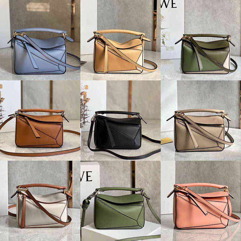 Designer bags high level Loew's handbag New Puzzle Geometric Splicing Bag Single Shoulder Diagonal Straddle Portable Loe We Leather Mini Pillow, Sand mini (original leather)
Designer bags high level Loew's handbag New Puzzle Geometric Splicing Bag Single Shoulder Diagonal Straddle Portable Loe We Leather Mini Pillow, Sand mini (original leather)