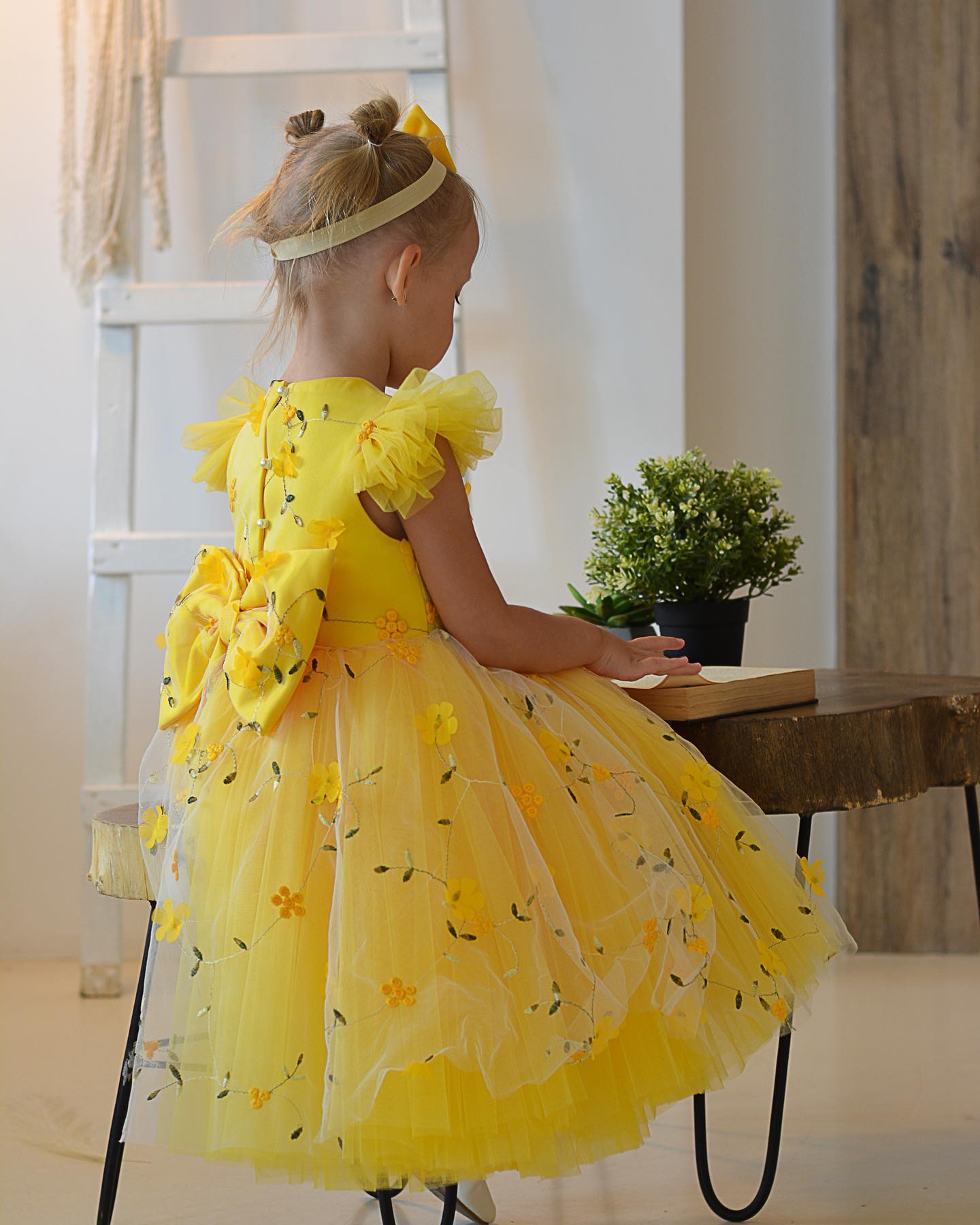 Yellow Appliqued wer Girl Dresses Princess Wedding Tiered Ball Gown Toddler Pageant Gowns Tulle Knee Length Birthday First Communion Dress