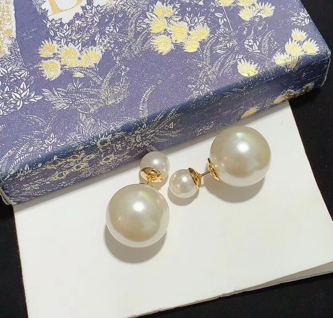 luxury big pearl ball double sides stud earrings for women retro vintage gold copper charm ear rings with stamp
luxury big pearl ball double sides stud earrings for women retro vintage gold copper charm ear rings with stamp