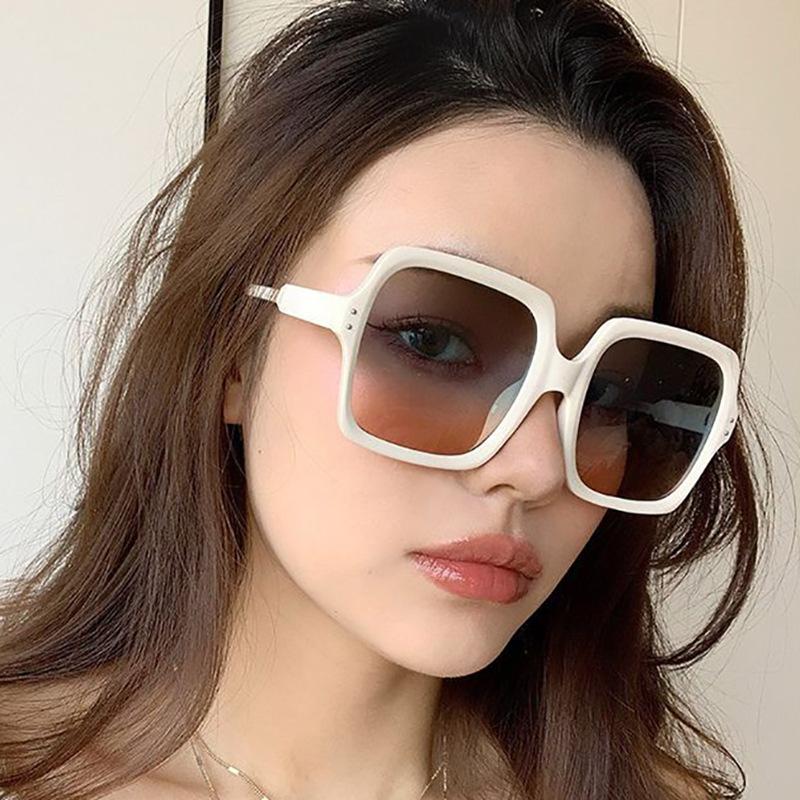 Sunglasses Square Fashion Luxury Women Brand Designer Men Glasses Classic Vintage Shades UV400 Outdoor Female Oculos De SolSunglasses
Sunglasses Square Fashion Luxury Women Brand Designer Men Glasses Classic Vintage Shades UV400 Outdoor Female Oculos De SolSunglasses