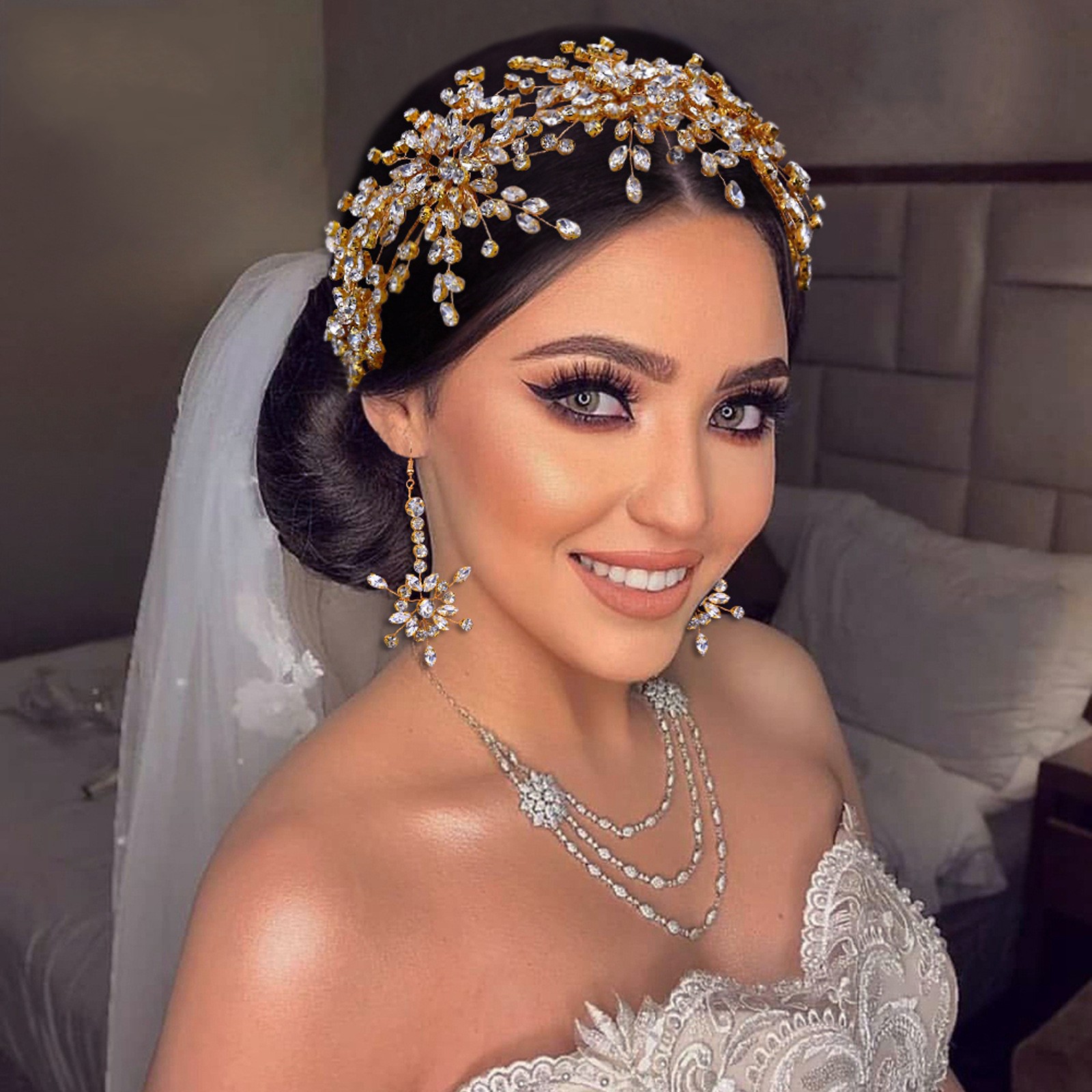 Luxurious Baroque Bridal Headpieces Crown and Tiaras Earrings Sparkly Crystals Rhinestones Women Headwear Headdress Hairband Weddi