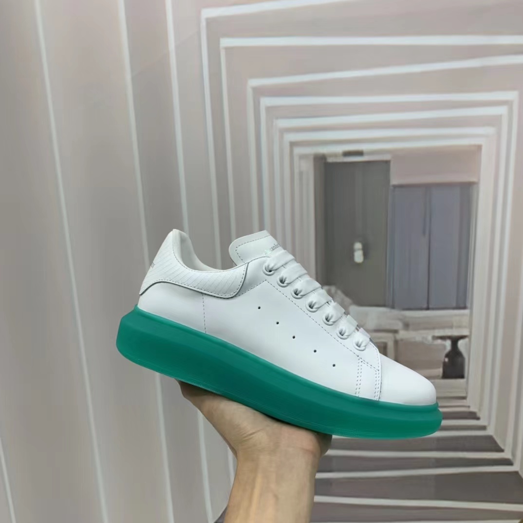 Height Increasing Shoes High quality retro dirty men's and women's leather sewn sports leisure new trend leather board-02
Height Increasing Shoes High quality retro dirty men's and women's leather sewn sports leisure new trend leather board-02