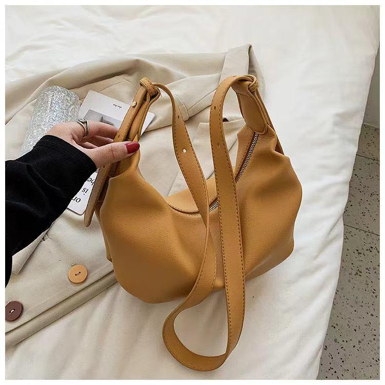 Evening Bags Vintage Crossbody Simple Women Bag Brand Handbags Solid Ladies Hobos Female Soft Leather Shoulder Casual SacEvening, Beige
Evening Bags Vintage Crossbody Simple Women Bag Brand Handbags Solid Ladies Hobos Female Soft Leather Shoulder Casual SacEvening, Beige