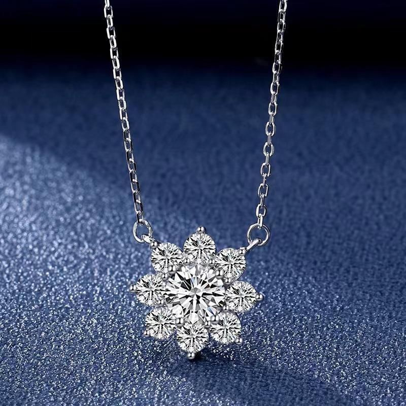Other Trendy 1 Ct D Color Sunflower Moissanite Neckalce Women Jewelry 925 Sterling Silver Gra VVS Pendant Necklace GiftOther
Other Trendy 1 Ct D Color Sunflower Moissanite Neckalce Women Jewelry 925 Sterling Silver Gra VVS Pendant Necklace GiftOther