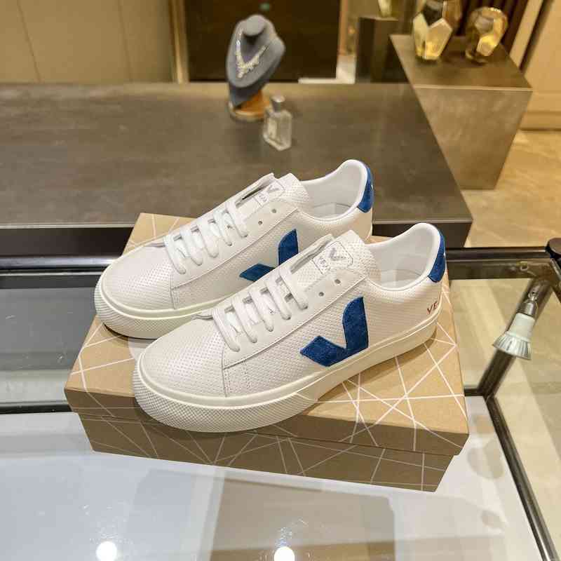 Dress Shoes Sneakers Designer Men Flat Small White Shoes Luxury Leather Print Women Fashion Brand Casual Platform Board Shoes 220615
Dress Shoes Sneakers Designer Men Flat Small White Shoes Luxury Leather Print Women Fashion Brand Casual Platform Board Shoes 220615
