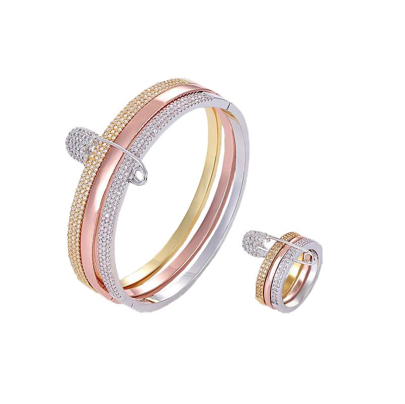 Bangle Classic Luxury Bracelet Ring Suit Pin And Copper Zircon Jewelry Wedding Party Dubai African B1184Bangle
Bangle Classic Luxury Bracelet Ring Suit Pin And Copper Zircon Jewelry Wedding Party Dubai African B1184Bangle
