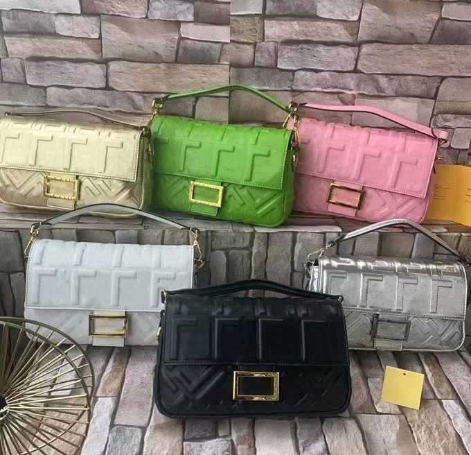 Women's Bag 2F Rectangular Bread In Brown Leather Decorated With Metal Drawstring And Convex Stereo Lettering Tote, Box
Women's Bag 2F Rectangular Bread In Brown Leather Decorated With Metal Drawstring And Convex Stereo Lettering Tote, Box