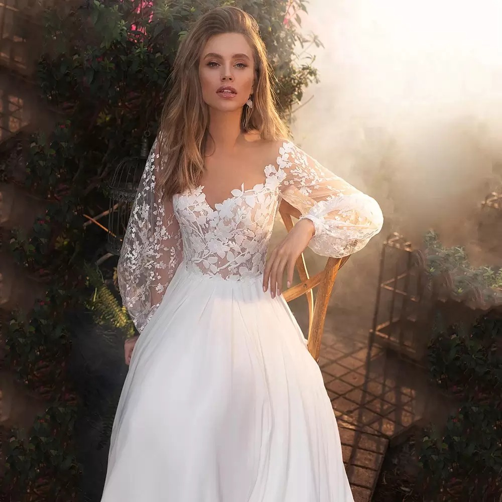 Elegant A-line Wedding Dresses Strapless Long Sleeves V Neck Appliques Sequins Beads Custom Made Bridal Gowns Lace Ttain Sweep Length Vestidos De Novi