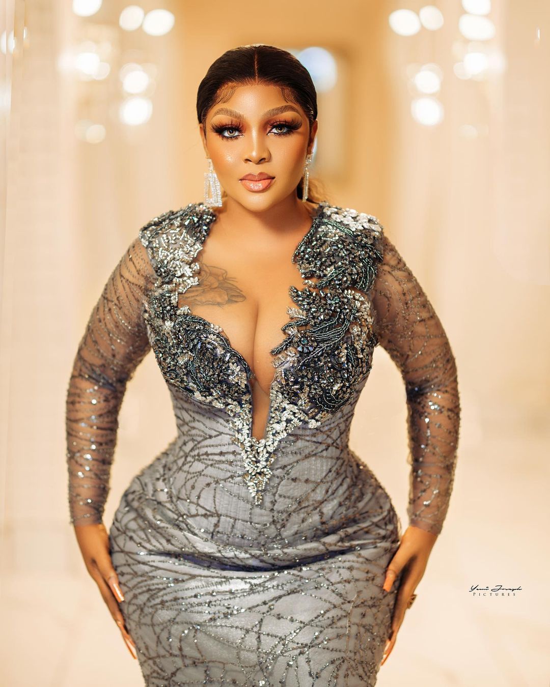 2022 Plus Size Arabic Aso Ebi Silver Luxurious Mermaid Prom Dresses Beaded Crystals Evening Formal Party Second Reception Birthday Engagement Gowns Dr