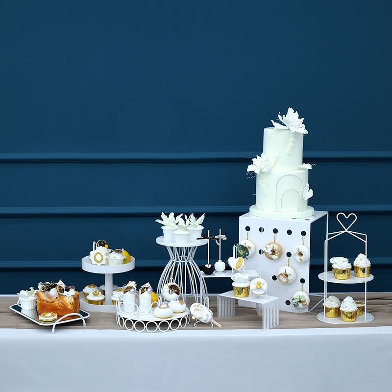 Other Bakeware Metal Cake Stands 1 Piece Circles Shape Dessert Trays For Wedding Table Party Supplier Cupcake Holders Home Decoration
Other Bakeware Metal Cake Stands 1 Piece Circles Shape Dessert Trays For Wedding Table Party Supplier Cupcake Holders Home Decoration
