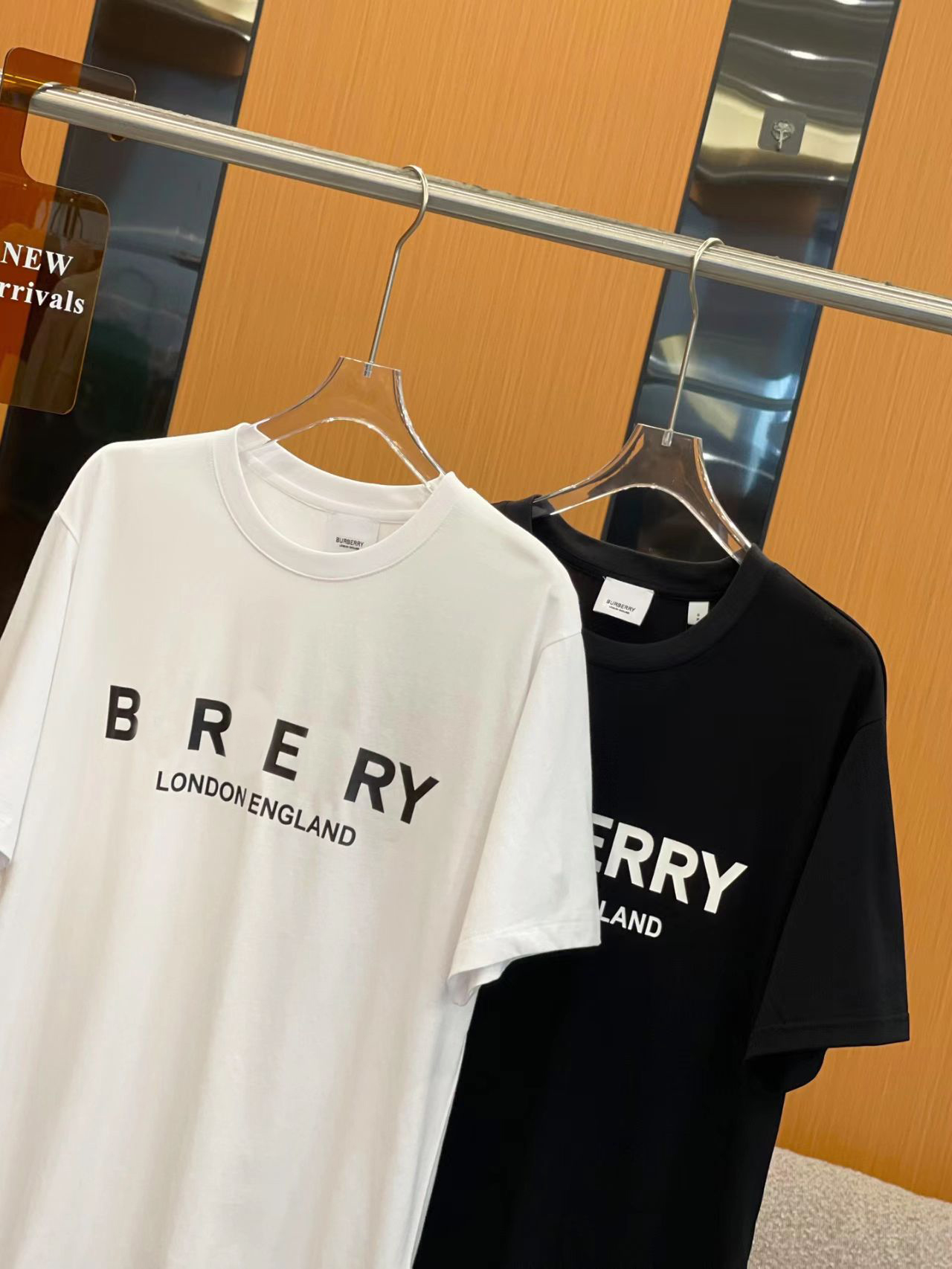 Men's Plus Tees & Polos Spring and autumn explosion BURB series Baolichao brand short sleeve T-shirt classic loose for men and women round neck pure cotton lovers., White
Men's Plus Tees & Polos Spring and autumn explosion BURB series Baolichao brand short sleeve T-shirt classic loose for men and women round neck pure cotton lovers., White