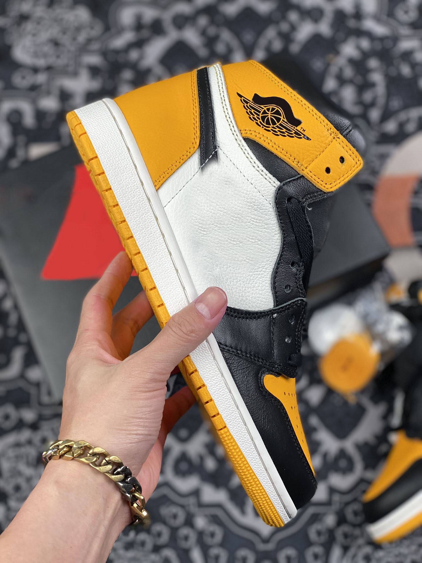 Newest Authentic 1 High OG Yellow Toe Basketball Shoes Taxi Black Sail Athletic 1S Light Curry Volt 85 Georgetown Retro Men Women Sports sneakers, Customize
Newest Authentic 1 High OG Yellow Toe Basketball Shoes Taxi Black Sail Athletic 1S Light Curry Volt 85 Georgetown Retro Men Women Sports sneakers, Customize