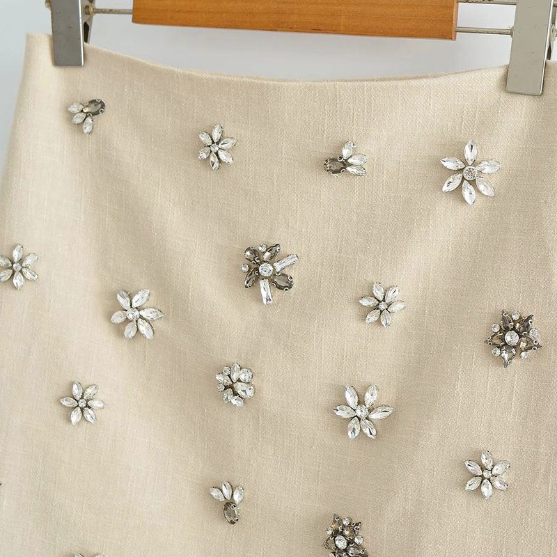 BBWM Women Street Solid Diamond Decoration Sexy Mini Skirt Casual Ladies Streetwear Slim High Waist Chic Skirts 220317