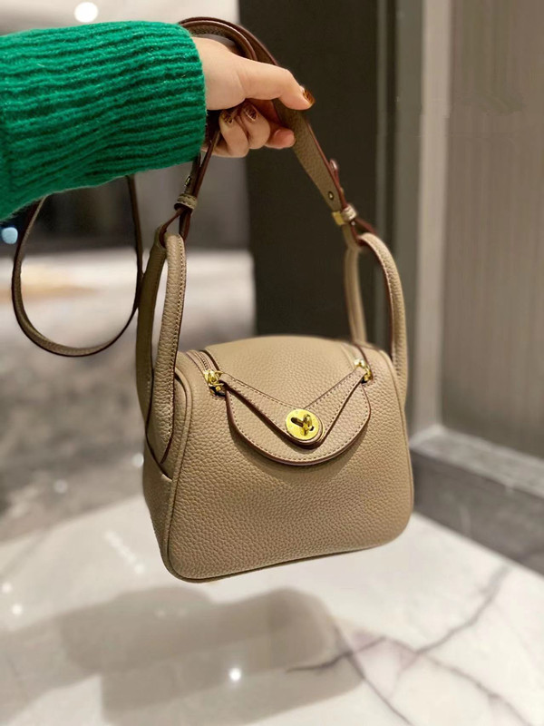 Top quality bag women purse Designer Tote Bags Handmade Luxury Handbags Classic fashion Togo leather Cross body handbag shoulder bags, Color 10
Top quality bag women purse Designer Tote Bags Handmade Luxury Handbags Classic fashion Togo leather Cross body handbag shoulder bags, Color 10