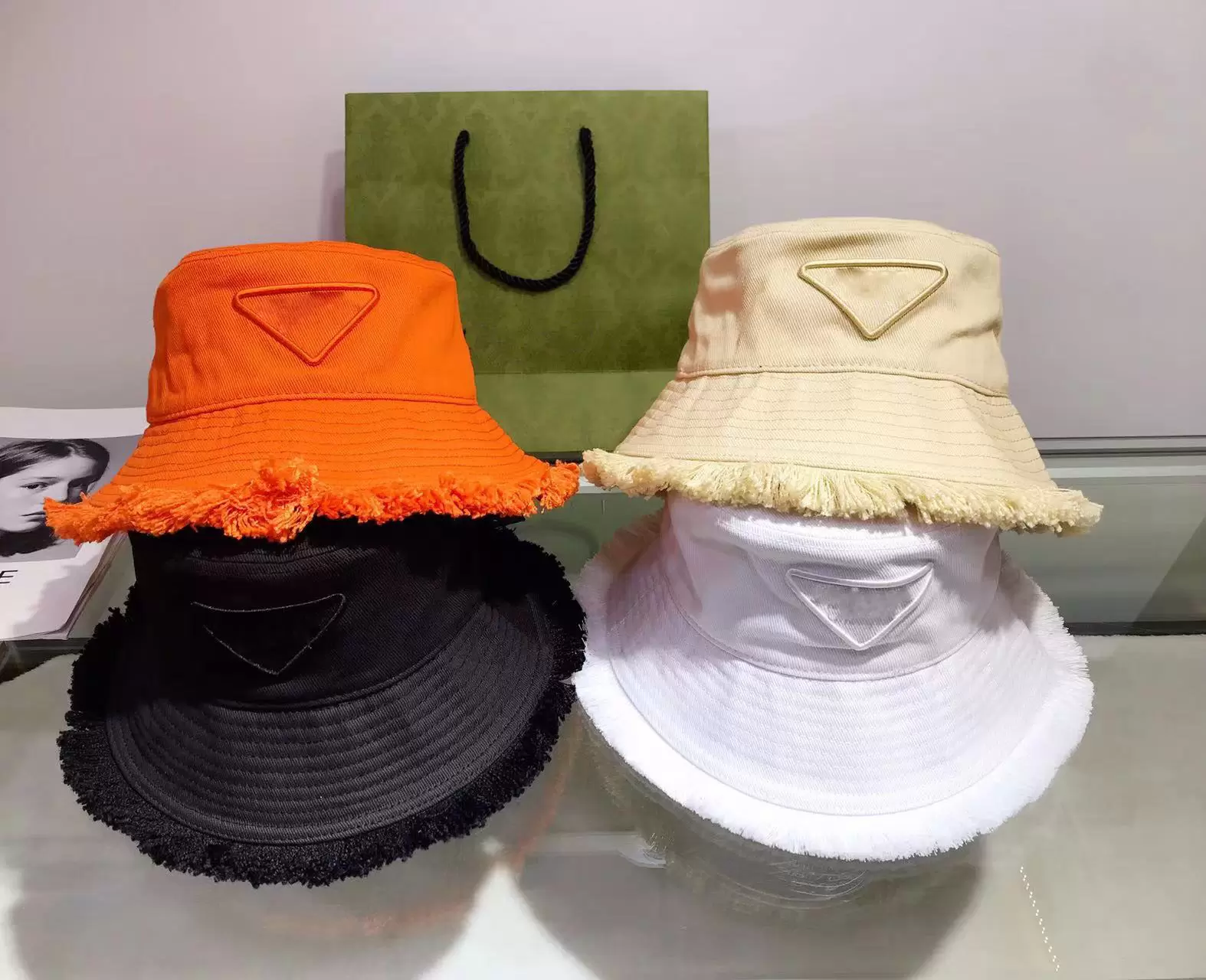 Wide Brim Hats 2022 Designer Bucket Hat Summer Men's Women's Straw Triangle Fuzzy Sun Prevent For Women, Black
Wide Brim Hats 2022 Designer Bucket Hat Summer Men's Women's Straw Triangle Fuzzy Sun Prevent For Women, Black