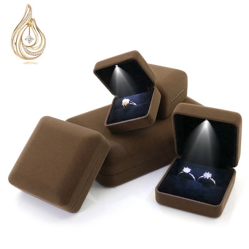 Flannel LED Jewelry Box with LED Light for Lover Gift Wedding Ring Pendant Earring Display Storage Jewellery Boxes and Packaging 220727