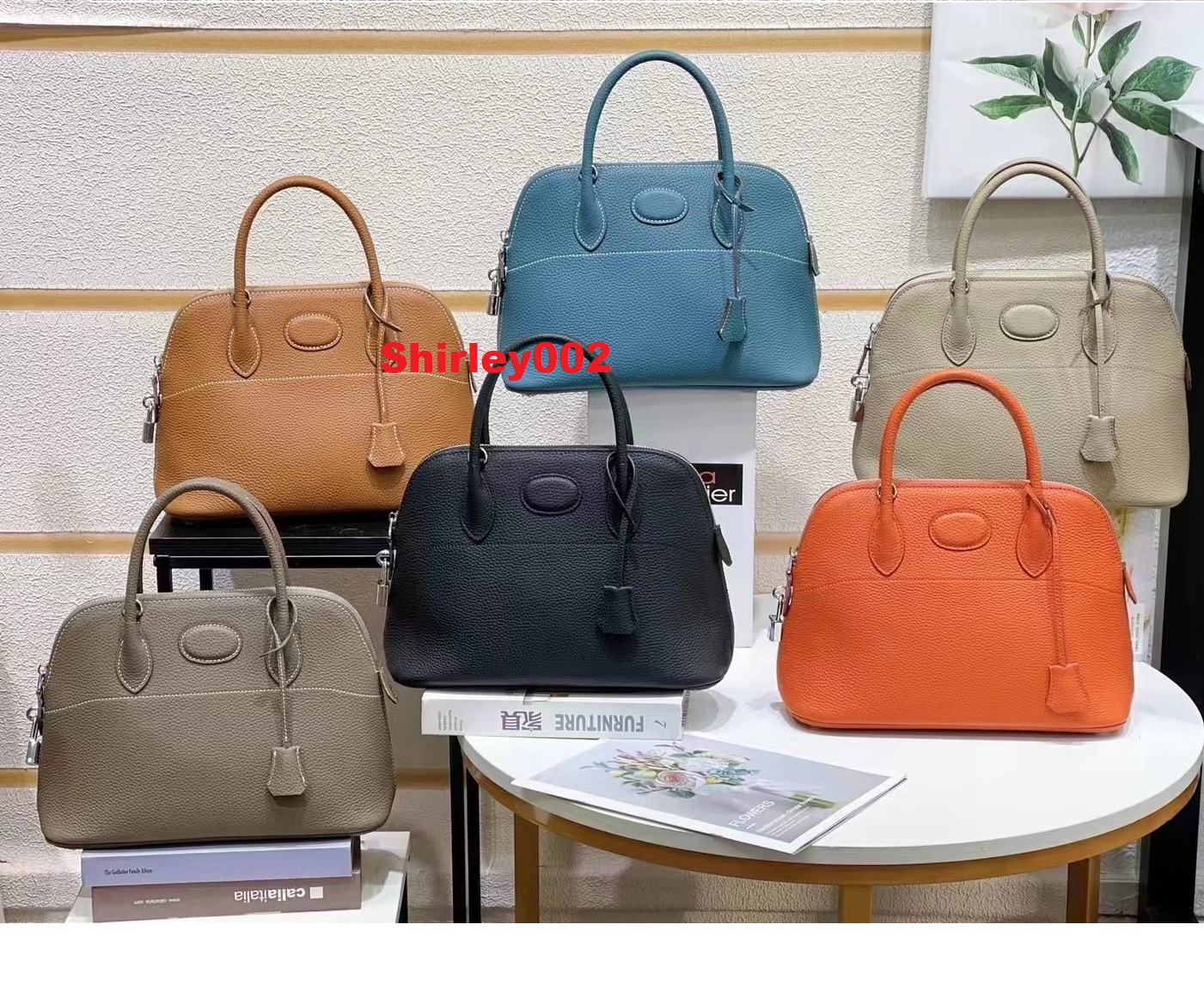 Classic High Quality Bowling Bag , Cowhide leather Bolide Totes ,3 different Size . A Daily Handbag for commuter ,Big Capacity Messenger bags Shell-bag with Zipper
Classic High Quality Bowling Bag , Cowhide leather Bolide Totes ,3 different Size . A Daily Handbag for commuter ,Big Capacity Messenger bags Shell-bag with Zipper