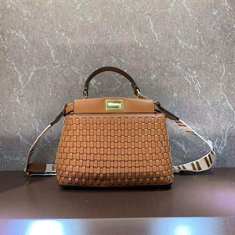 Weave Tote Handbags Crossbody Bags Shoulder Back Handbag Two Compartments Internal Zipper Pockets Classic Twist Locks High Quality Cowhide Leather
Weave Tote Handbags Crossbody Bags Shoulder Back Handbag Two Compartments Internal Zipper Pockets Classic Twist Locks High Quality Cowhide Leather