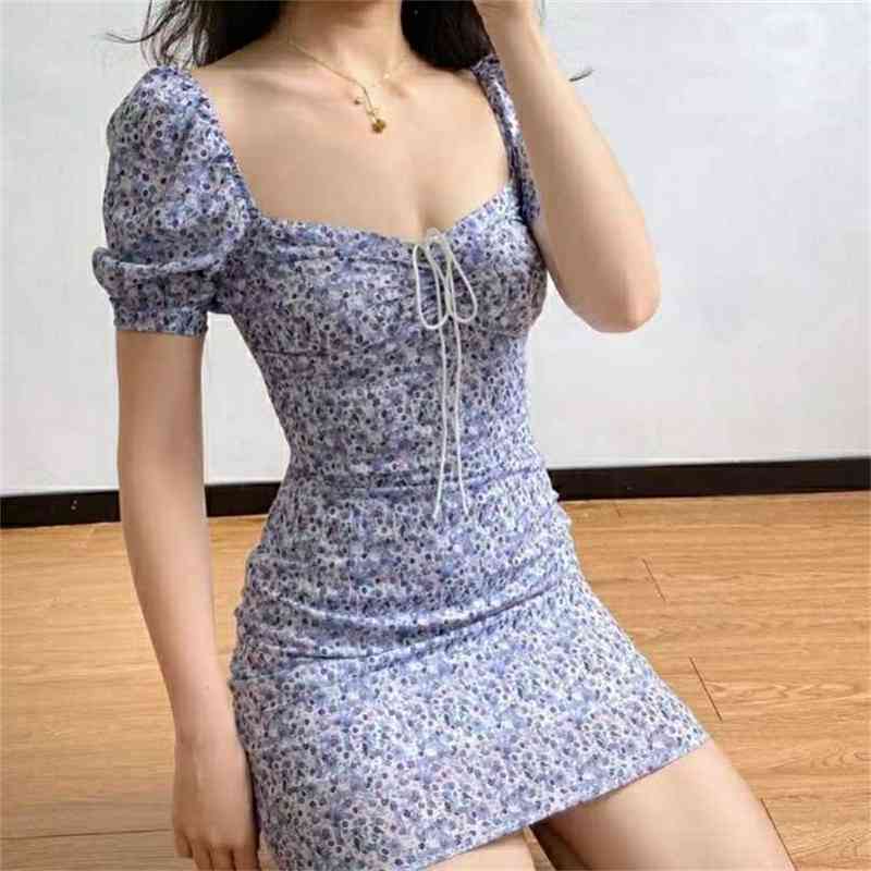 Summer French Prairie Chic Retro Chiffon Floral Sheath Puff Sleeve Square Collar Drawstring Tie Slim High Waist Women Dress 220518
Summer French Prairie Chic Retro Chiffon Floral Sheath Puff Sleeve Square Collar Drawstring Tie Slim High Waist Women Dress 220518
