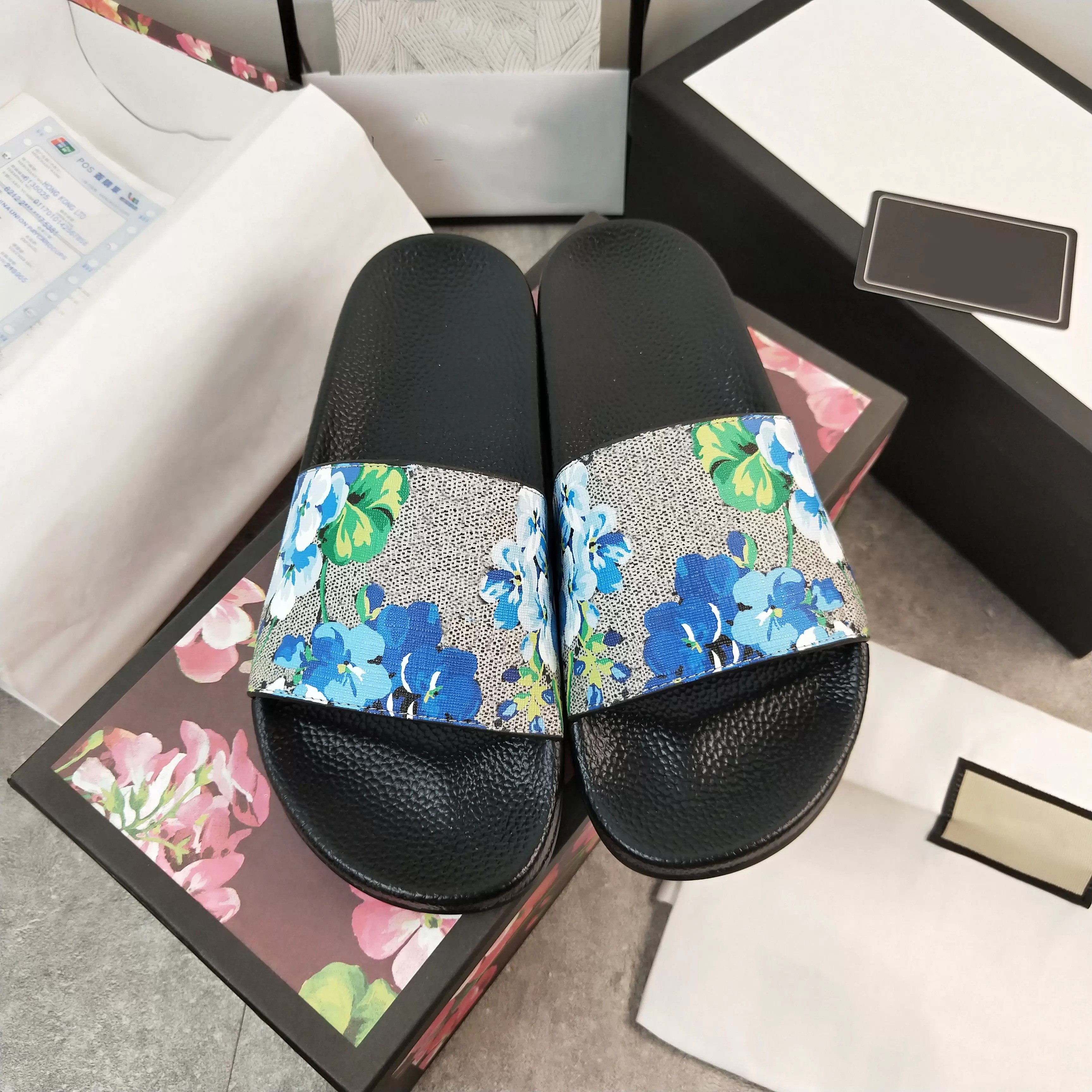 2022 Summer Women Mens Leather Sandals Designer Classics Floral Slipper Rubber Flats Slippers Loafers Gear Bottoms Shoes With Box Dust Bag 35-46, Contact us
2022 Summer Women Mens Leather Sandals Designer Classics Floral Slipper Rubber Flats Slippers Loafers Gear Bottoms Shoes With Box Dust Bag 35-46, Contact us