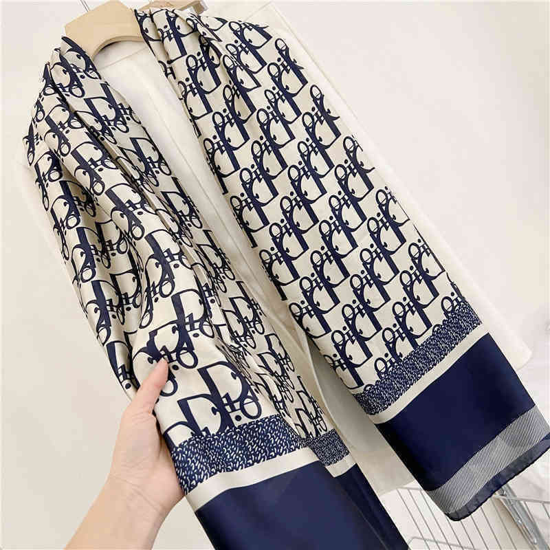 PY6Z Loe Lowe silk high-end French Satin scarves women spring and summer long mulberry shawls High version category top
PY6Z Loe Lowe silk high-end French Satin scarves women spring and summer long mulberry shawls High version category top