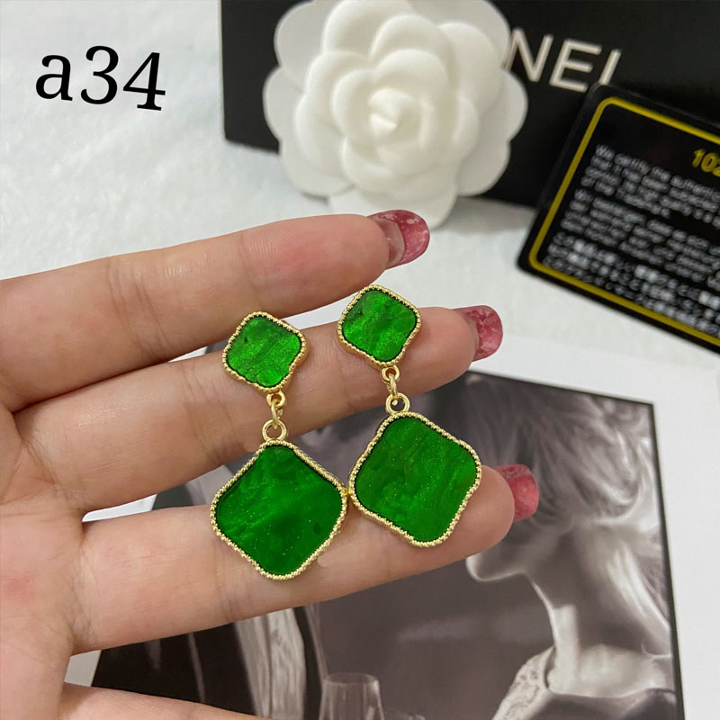 Dangle & Chandelier Fashion luxury designer clover earrings ear studs love pendant cleefing Screw Party women Earring wedding earring couple gift
Dangle & Chandelier Fashion luxury designer clover earrings ear studs love pendant cleefing Screw Party women Earring wedding earring couple gift