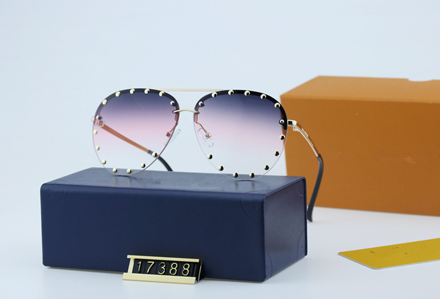 2022 Wholesale Designer Sunglasses Original Eyeglasses Outdoor Shades PC Frame Fashion Classic Lady Mirrors for Women and Men Glasses Unisex
2022 Wholesale Designer Sunglasses Original Eyeglasses Outdoor Shades PC Frame Fashion Classic Lady Mirrors for Women and Men Glasses Unisex