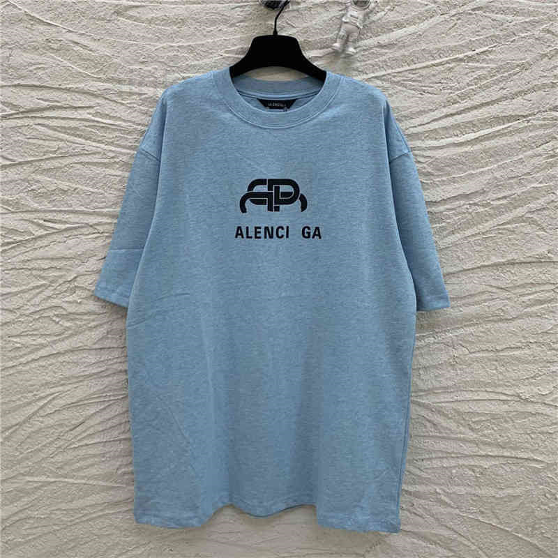Designer Bbalencaigas T Shirt Print High Version 2023 Lock Summer Paris b Family Loose Women's Short Sleeved, Aqua blue
Designer Bbalencaigas T Shirt Print High Version 2023 Lock Summer Paris b Family Loose Women's Short Sleeved, Aqua blue