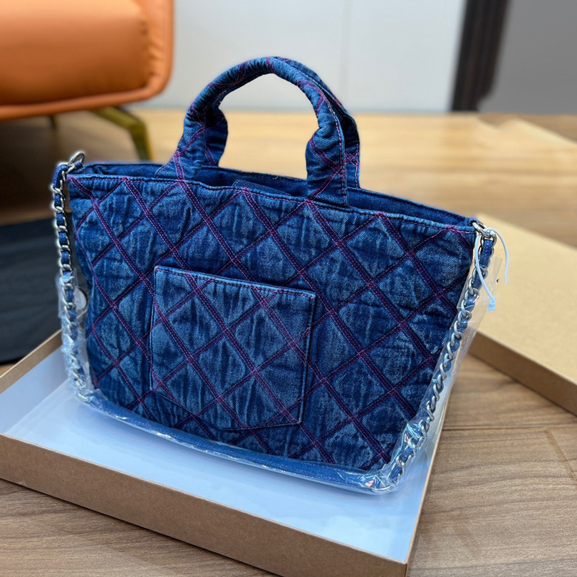 2022Ss F/W France Womens Vintage Denim Top Handle Totes Beach Bags Silver Metal Hardware Crossbody Turn Lock Shopping Handbags Large Capacity Pocket 30x25cm, Box
2022Ss F/W France Womens Vintage Denim Top Handle Totes Beach Bags Silver Metal Hardware Crossbody Turn Lock Shopping Handbags Large Capacity Pocket 30x25cm, Box