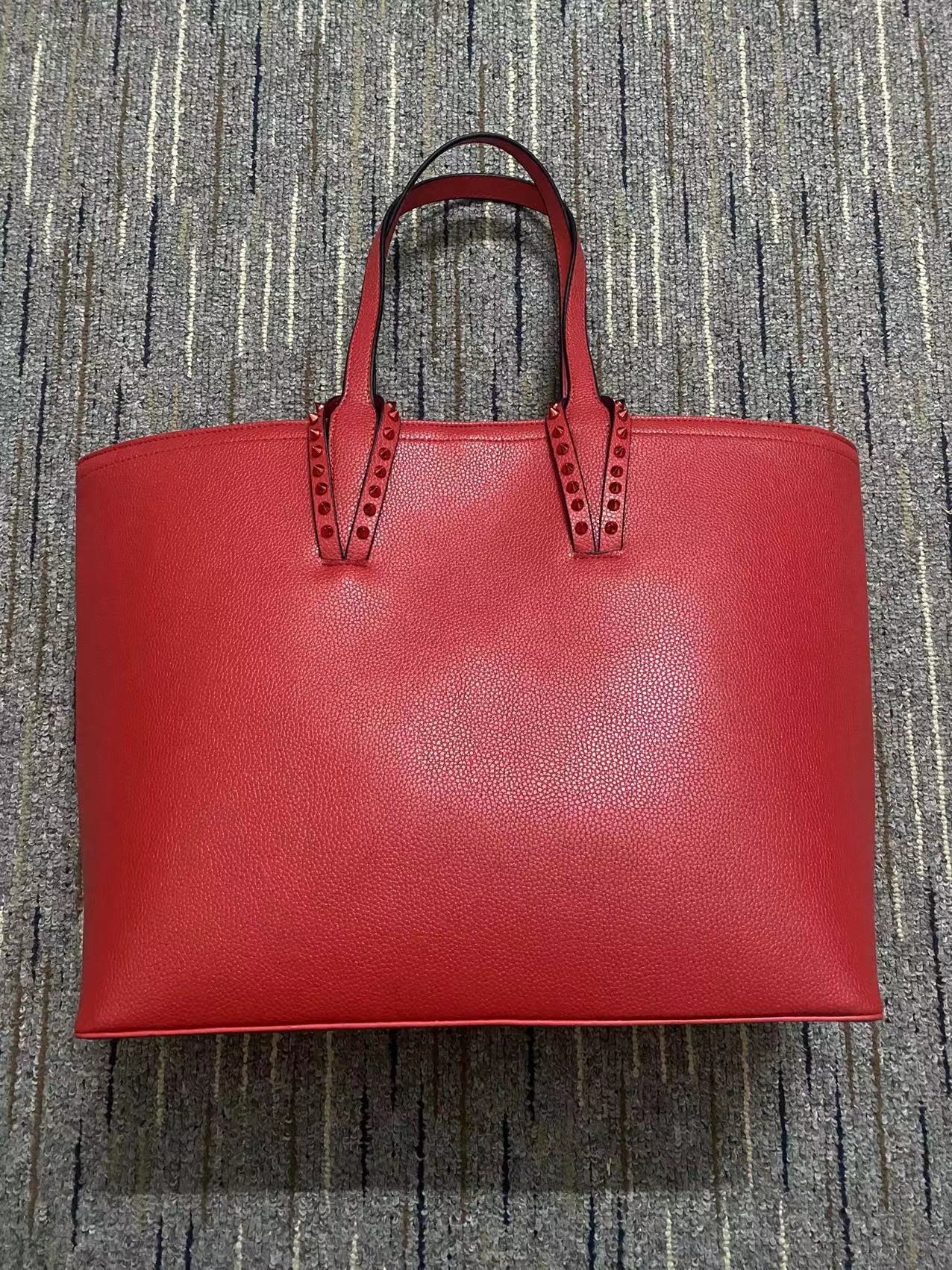 Woman luxurys printing Set bags Redbottoms Shoulder Bags Genuine Leather Rivets Spikes Bow Crossbody Tote cabata designer Schoolbag travel bag, Size=49*30*14cm
Woman luxurys printing Set bags Redbottoms Shoulder Bags Genuine Leather Rivets Spikes Bow Crossbody Tote cabata designer Schoolbag travel bag, Size=49*30*14cm
