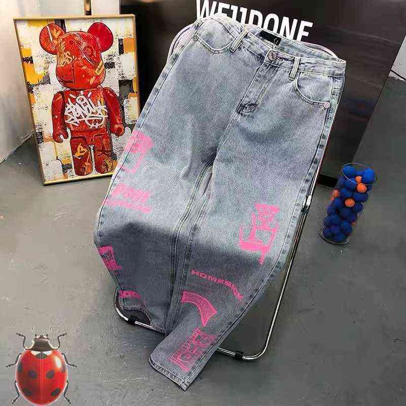 Pink Graffiti WE11DONE Fluorescent Jeans Streetwear Men Women Straight Trousers T220803
Pink Graffiti WE11DONE Fluorescent Jeans Streetwear Men Women Straight Trousers T220803