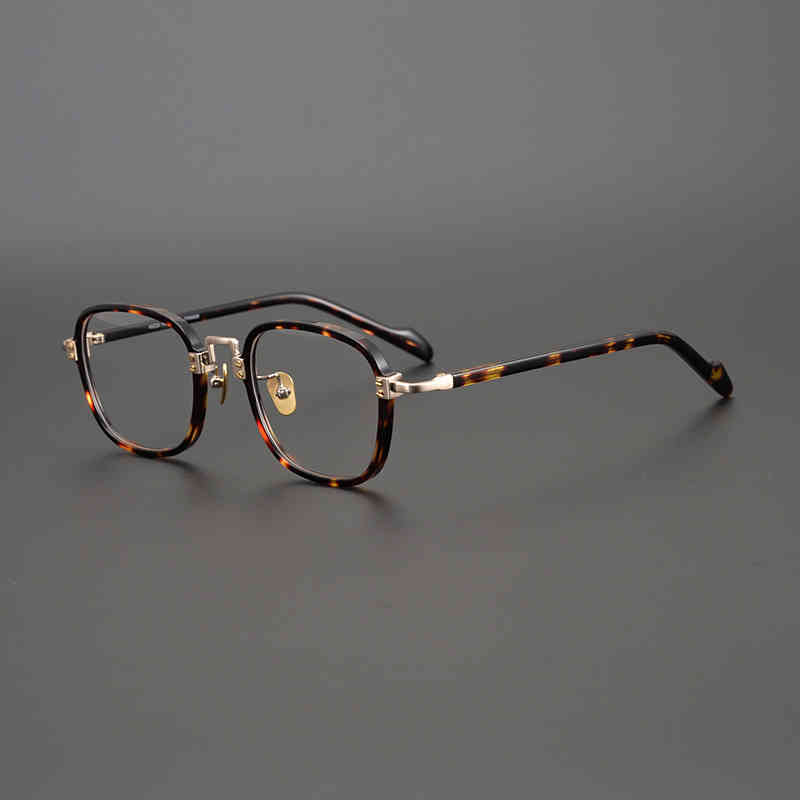 hand-made private collection of gold hawksbill plate glasses frame box can be equipped with high myopia
hand-made private collection of gold hawksbill plate glasses frame box can be equipped with high myopia