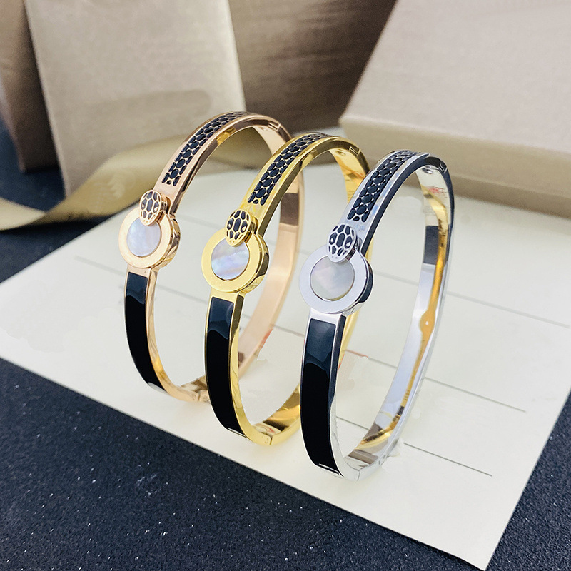 Serpentine bracelets snake bracelet bangle stainless steel luxury designer jewelry women and men black pattern spring opening fashion accessories gold bangles
Serpentine bracelets snake bracelet bangle stainless steel luxury designer jewelry women and men black pattern spring opening fashion accessories gold bangles