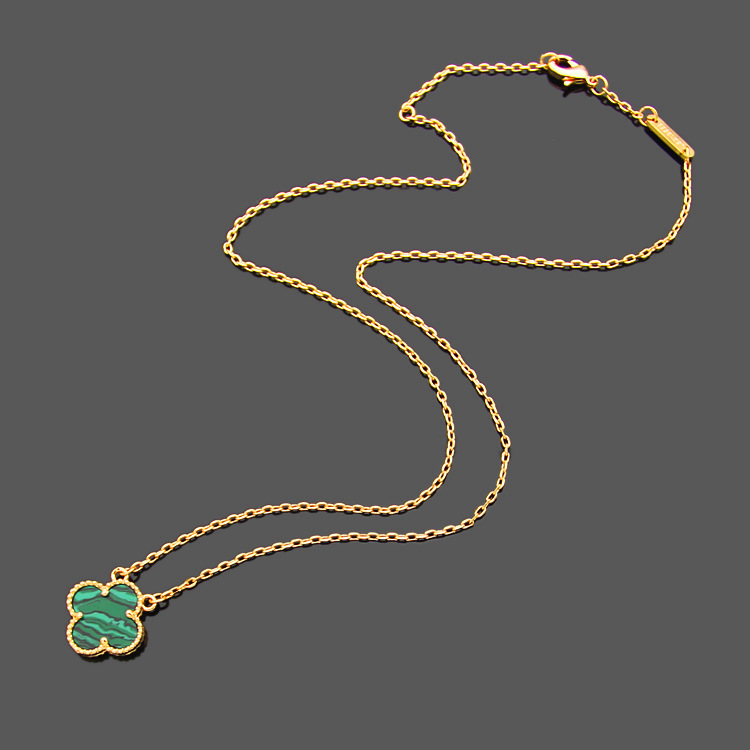 Luxury Designer Necklace Fashion Four-leaf Clover Cleef Pendant Necklace 18K Gold Necklaces Jewelry
Luxury Designer Necklace Fashion Four-leaf Clover Cleef Pendant Necklace 18K Gold Necklaces Jewelry