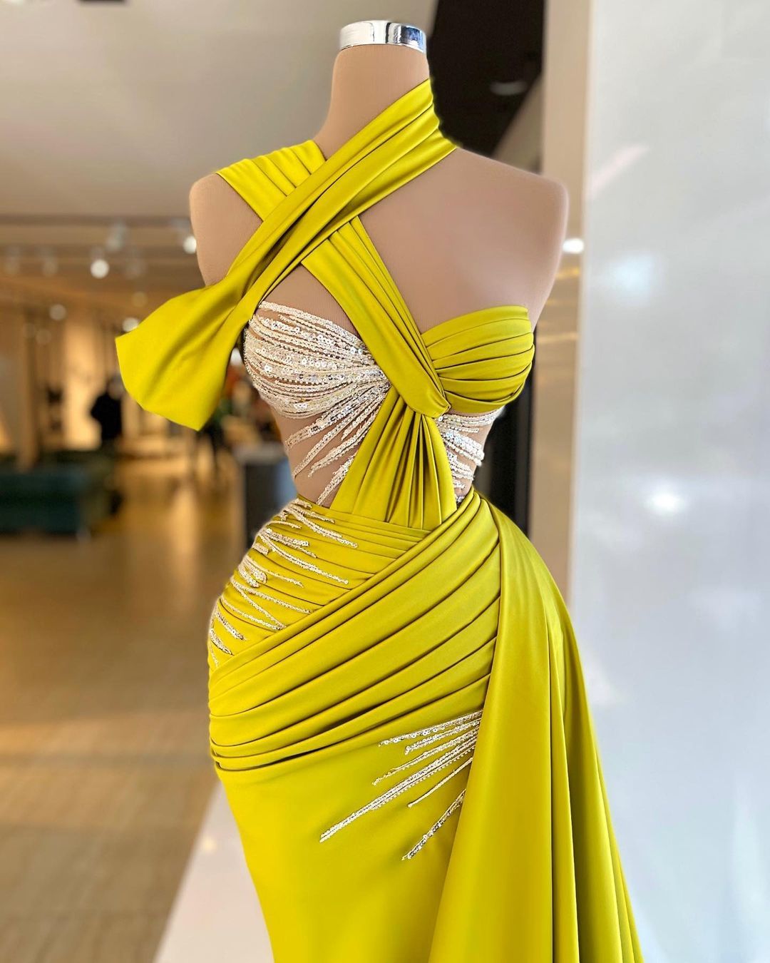 Yellow One Shoulder Pleats Evening Dresses Glitter Sequins Prom Dresses Illusion Sleeveless Vintage Celebrity Women Formal Party Pageant Gowns