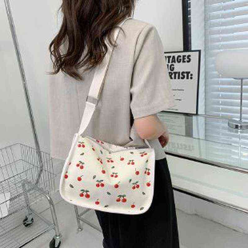 Female Trend Shoulder Bag New Quality Leather Messenger Bag Cherry Print Simple Handbag Women Stylish Thick Chain Bag handbag
Female Trend Shoulder Bag New Quality Leather Messenger Bag Cherry Print Simple Handbag Women Stylish Thick Chain Bag handbag