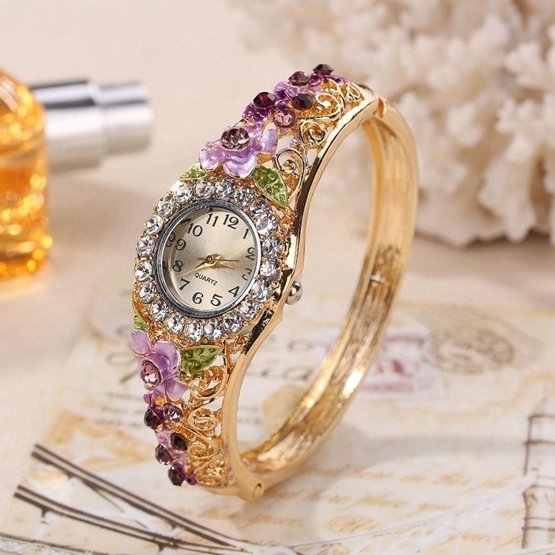 Wristwatches 2022 Golden Luxury Bracelet Watch Flower Design Alloy Band Elegant Women Wristwatch Crystal Female Dress, Red
Wristwatches 2022 Golden Luxury Bracelet Watch Flower Design Alloy Band Elegant Women Wristwatch Crystal Female Dress, Red