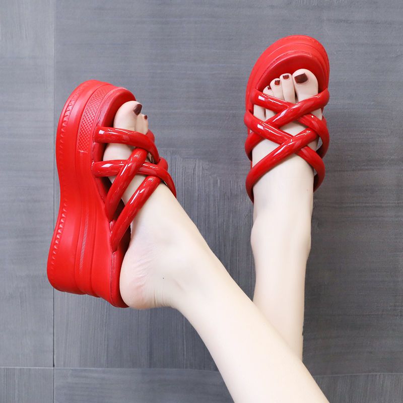 Summer Slippers Slope Heel Thick Soles Women's Fashion New Versatile Soft Soles Outdoor Inside Heighten Comfortable Non-Slip Beach Sandals, Red
Summer Slippers Slope Heel Thick Soles Women's Fashion New Versatile Soft Soles Outdoor Inside Heighten Comfortable Non-Slip Beach Sandals, Red
