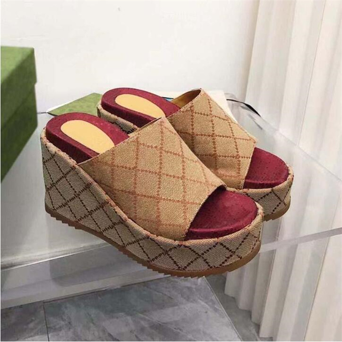 2022 Luxurys Designers Sandals for men women Classic Floral Brocade slides flats leather rubber Platform Flip Flops Gear Bottoms Beach Shoes Loafers size 36-45, 20
2022 Luxurys Designers Sandals for men women Classic Floral Brocade slides flats leather rubber Platform Flip Flops Gear Bottoms Beach Shoes Loafers size 36-45, 20